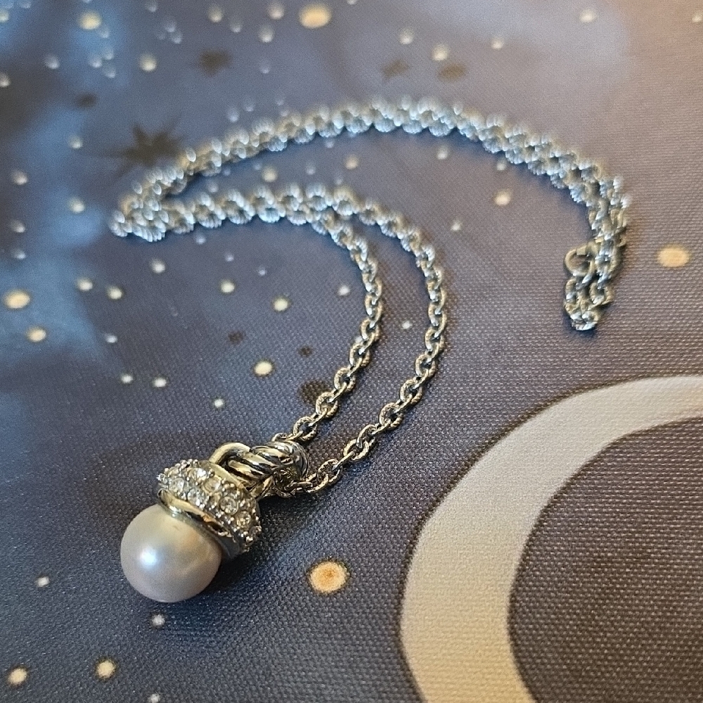 Quality Solitary Pearl Pendant Necklace